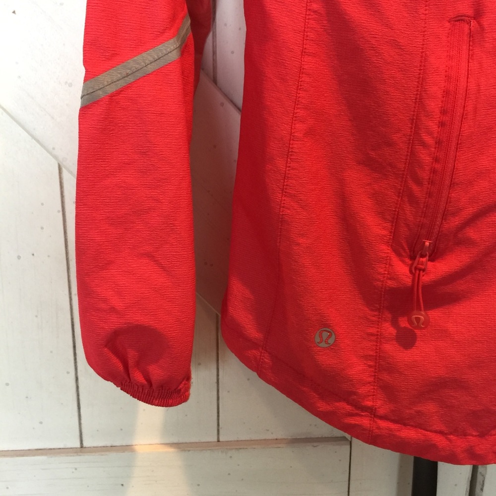Lululemon Light Weight Jacket - image 5